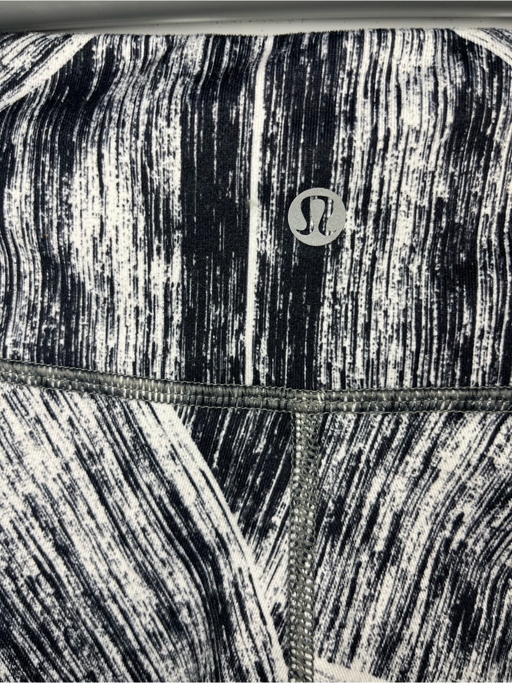 lululemon athletica Black & White Striated High-Rise Leggings - Picture 2 of 3